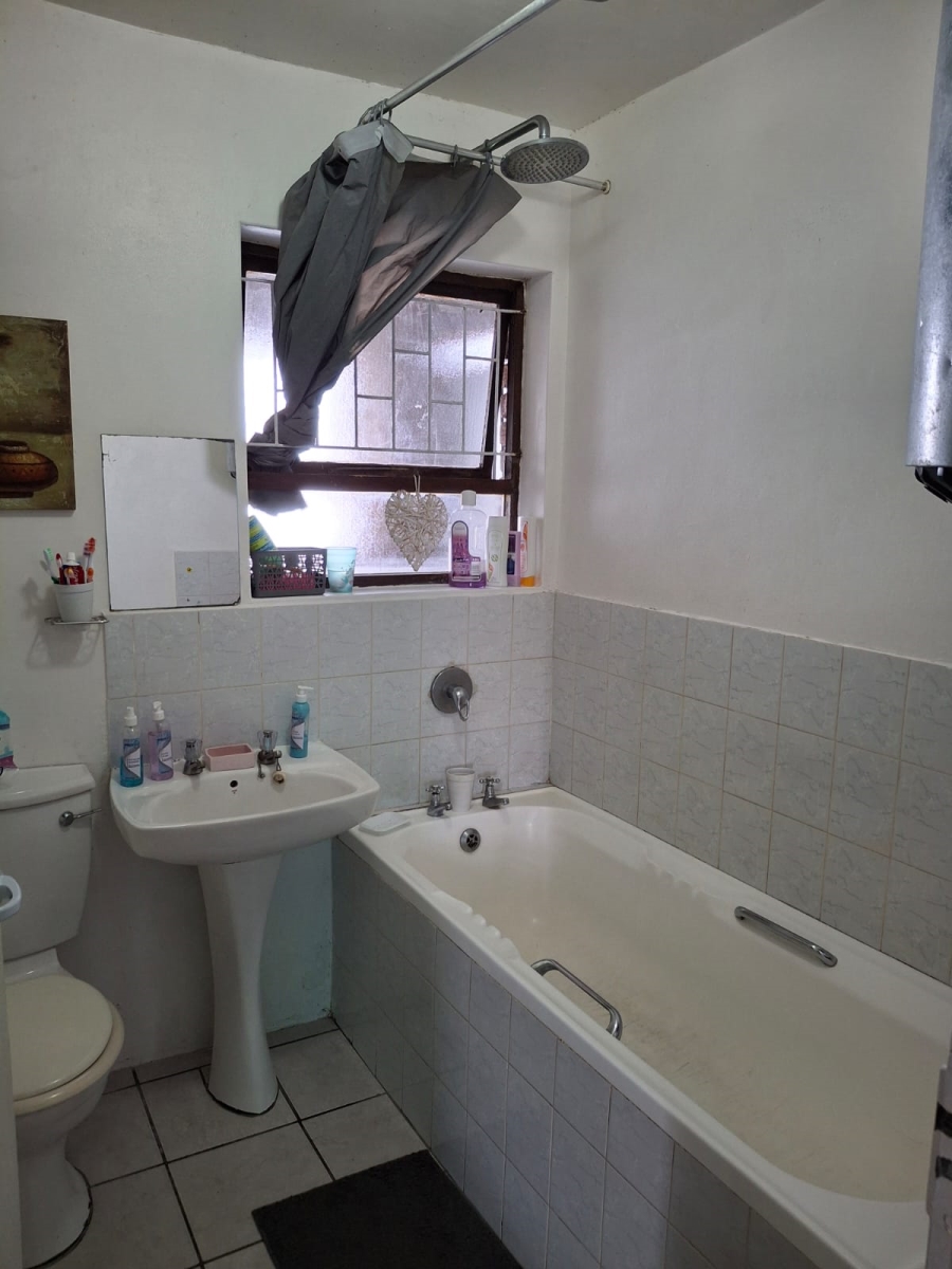 2 Bedroom Property for Sale in Algoa Park Eastern Cape